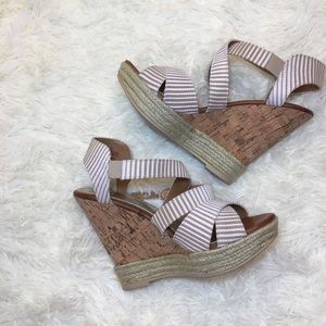 Bakers Marci whith/beige wedge sandals.
